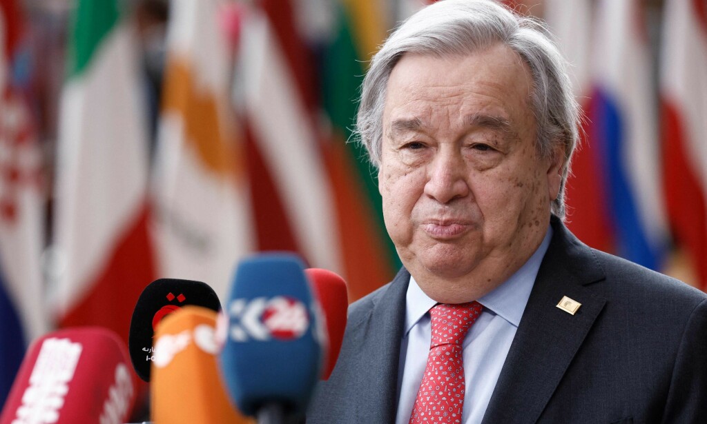 Generalsekretær António Guterres ønsker at medlemslandene innen 2026 får på plass en bindene pakt for å forby dødelige autonome våpensystemer. 📸: Kenzo TRIBOUILLARD / AFP)