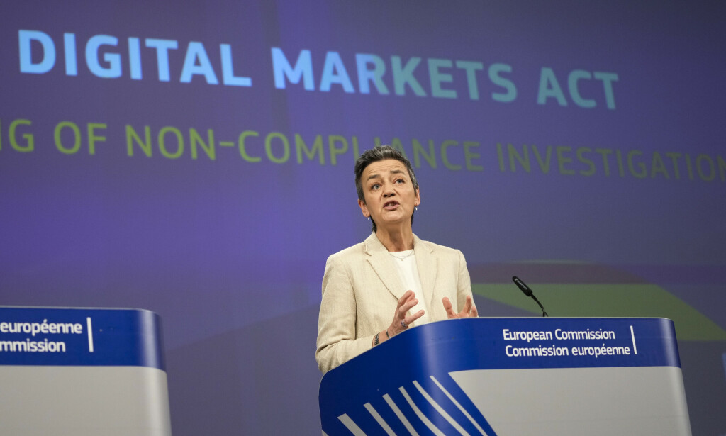 EU-kommissær Margrethe Vestager fotografert under en pressekonferanse om Digital Markets Act (DMA) i mars. 📸: Virginia Mayo / AP / NTB