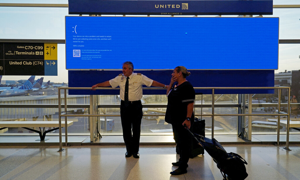 En mislykket oppdatering fredag førte til globale problemer, blant annet på flyplasser. 📸: Bing Guan / Reuters / NTB