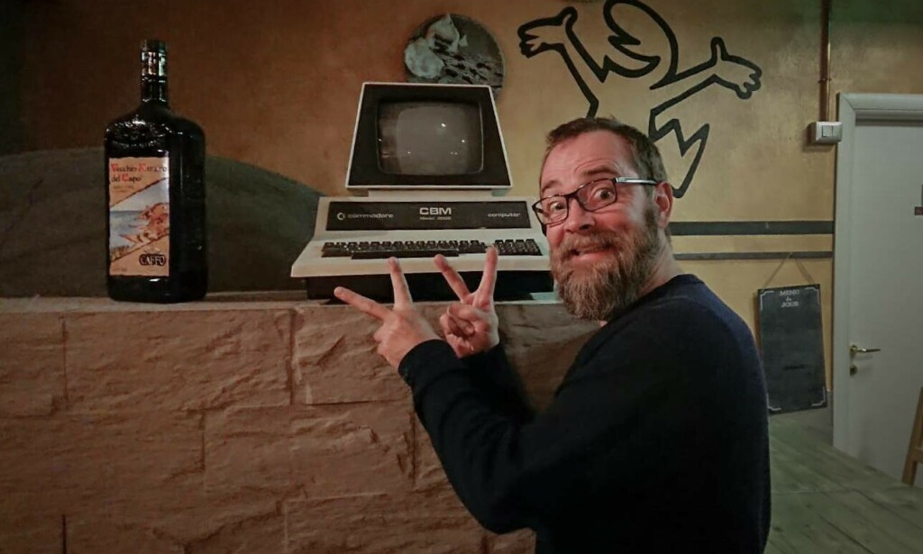 Bjørn Jarle Kvande har programmert i 40 år, og lever og ånder for kodingen. Men han er selv klar over at han burde gjøre andre ting også. 📸: Privat