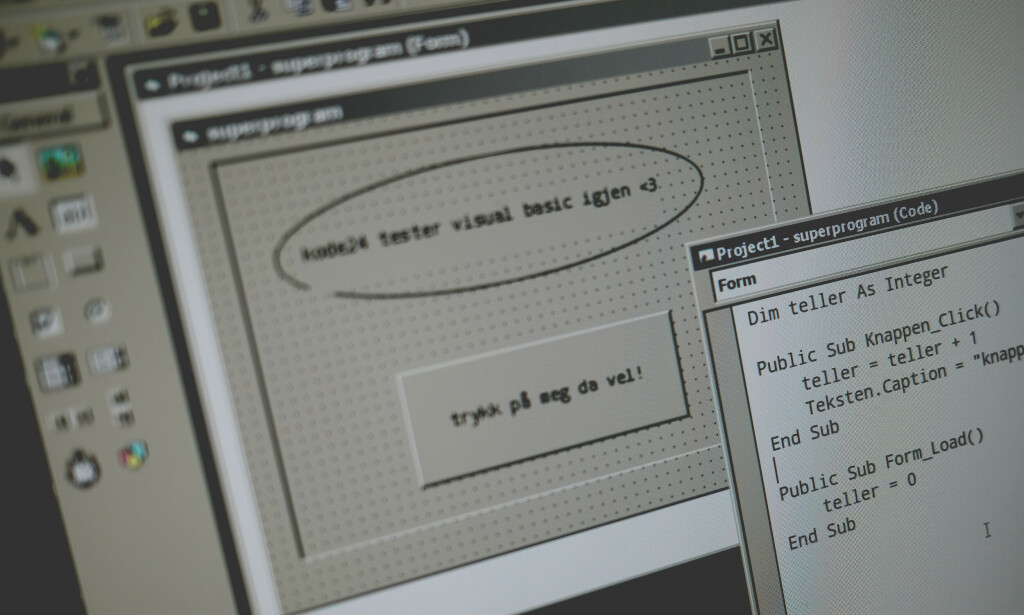 Jeg ble oppriktig skuffa over meg selv at jeg ikke klarte å skrive dette bittelille Visual Basic-programmet uten å spørre ChatGPT. Så det var utenfor Form_Load man skulle definere globale variabler, ja. Stemmer. 📸: Ole Petter Baugerød Stokke